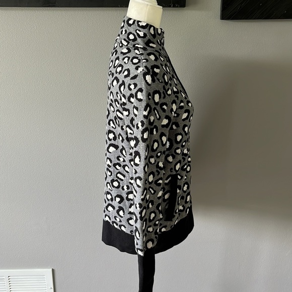 Rachel Zoe Zip Up Leopard Print Sweater Black & Gray - Picture 5 of 9